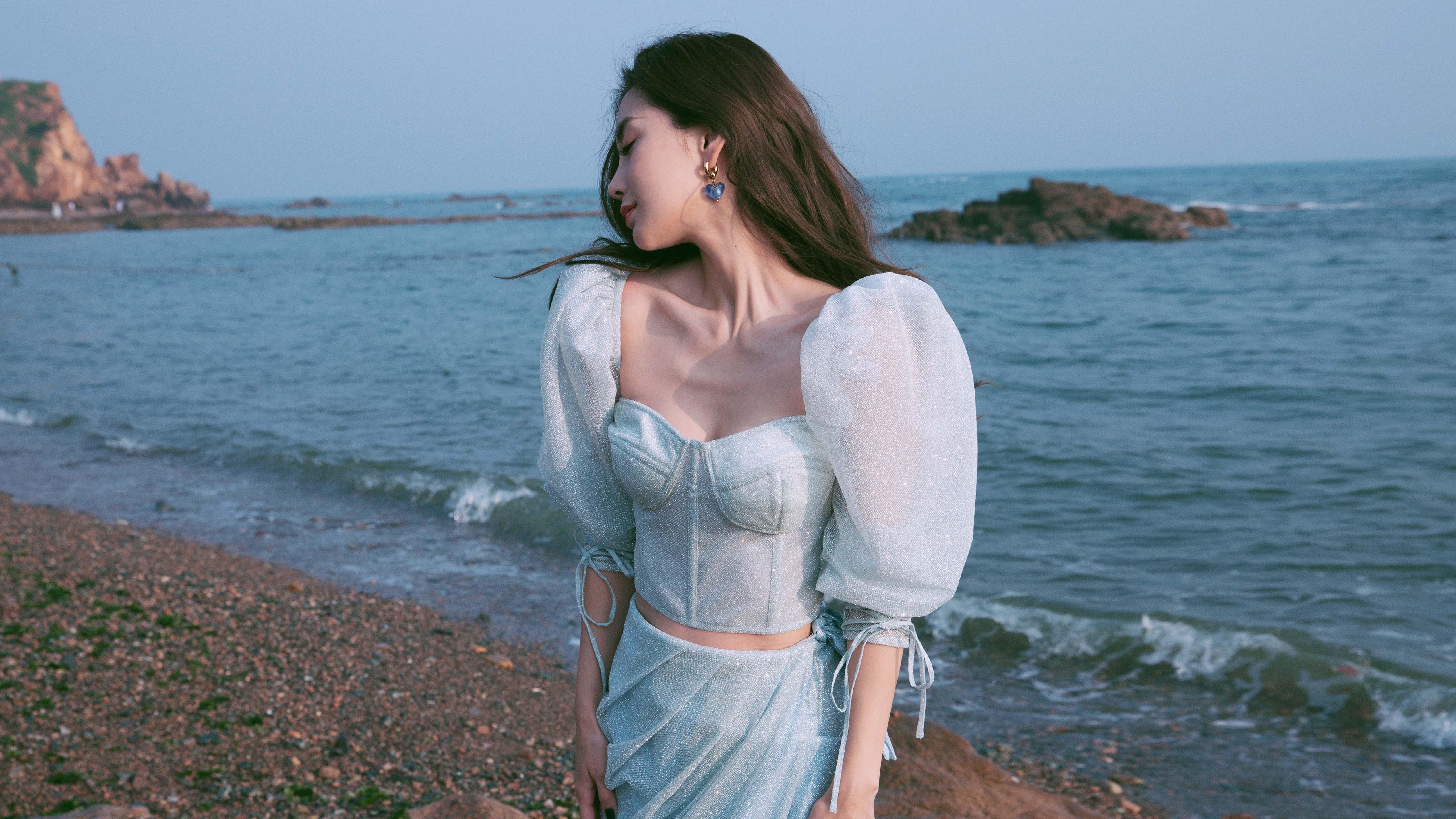 世界滑雪巡回赛中国选手再创佳绩,摘得多枚奖牌,国际滑雪冠军